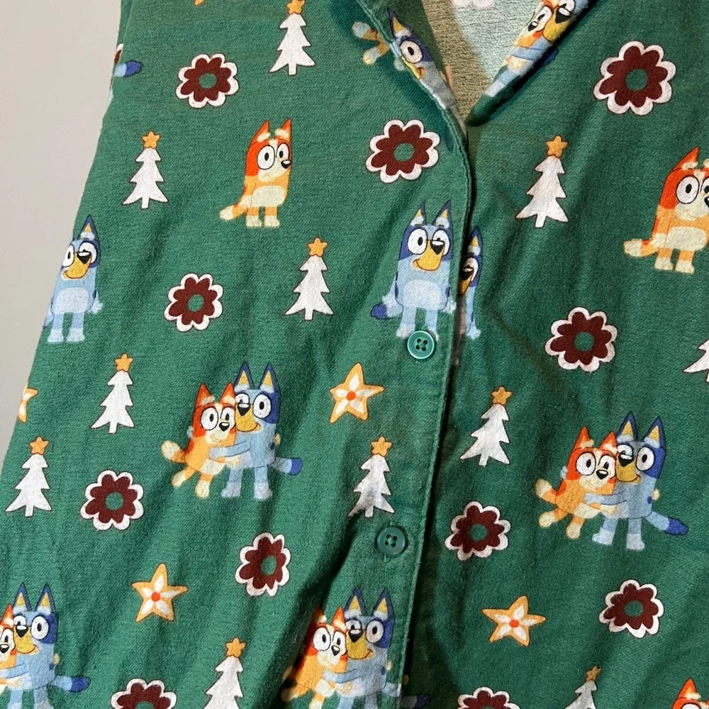 Hanna Andersson Bluey Christmas Flannel Pajama Set Green Women's Small 2 Piece